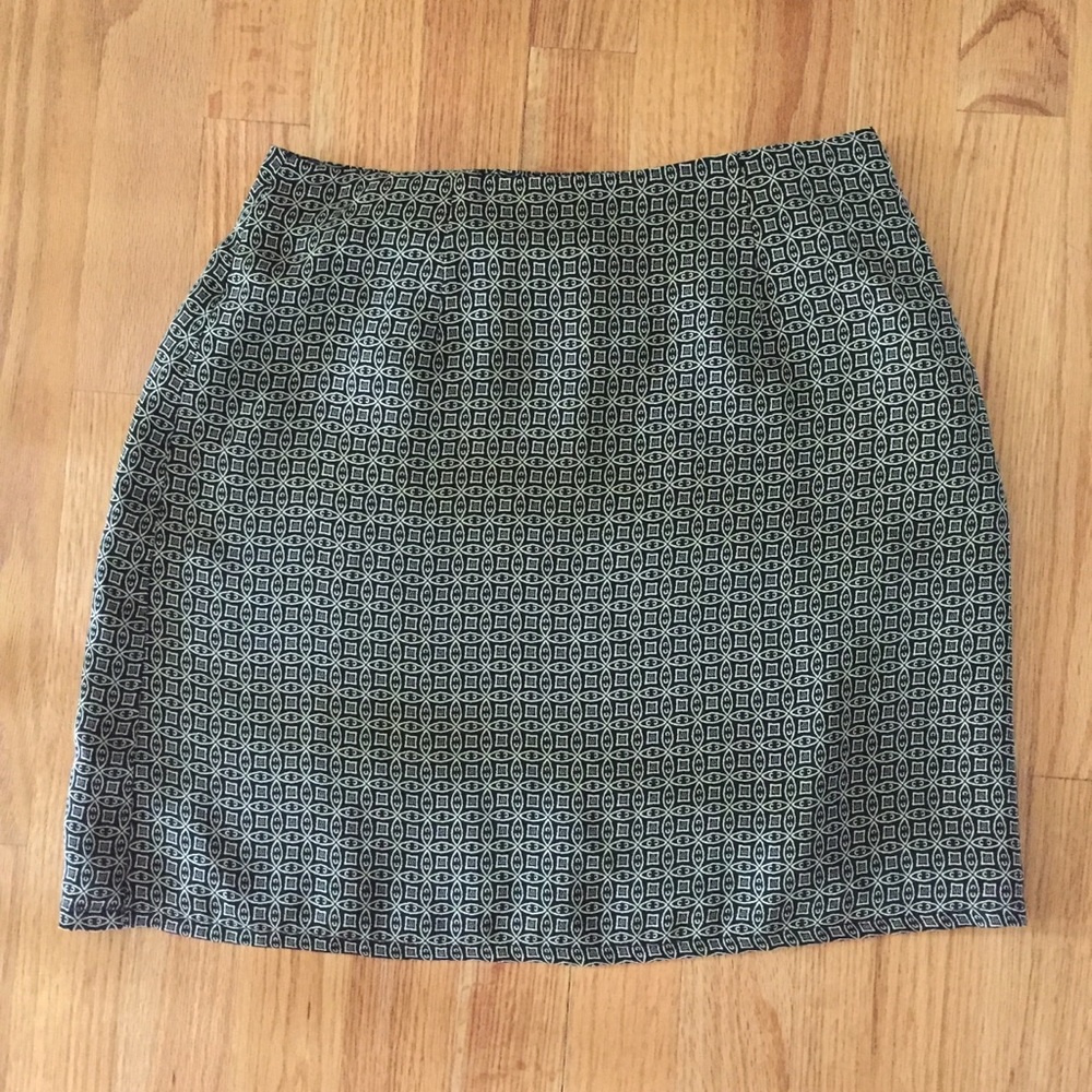 Ann Taylor skirt Sz 0, 2P
